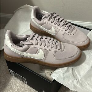 Nike Field General Women’s Shoes Size 8.5